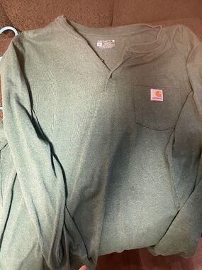 Loose fit carhartt long sleeve